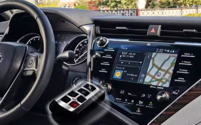 How Do Car Locksmiths in Westbrook Work with Smart Key Systems?